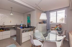 Image 8 - 896694