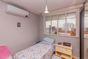 Image 11 - 896694