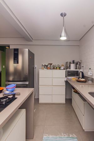 Image 27 - 896694