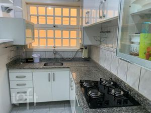 Image 8 - 896696