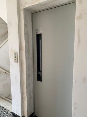 Image 30 - 896696