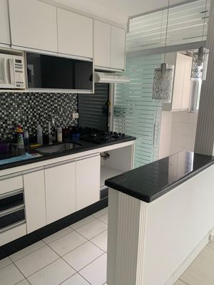 Image 13 - 896698