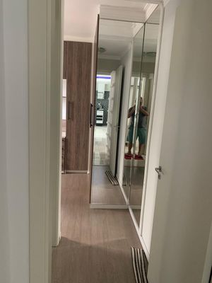 Image 10 - 896698