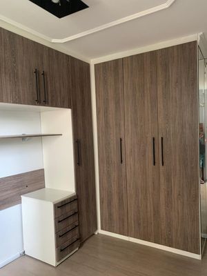 Image 8 - 896698