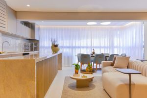 Image 3 - 896699