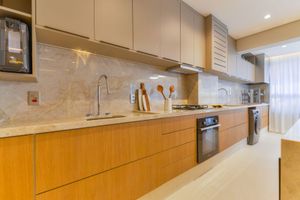 Image 21 - 896699