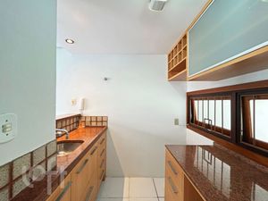 Image 35 - 896700