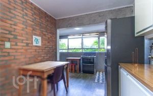Image 11 - 896705