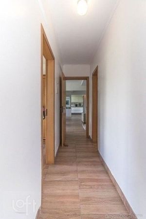 Image 19 - 896705