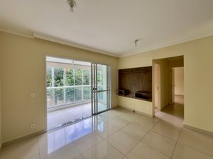 Image 17 - 896708