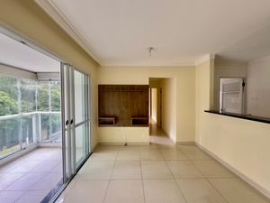Image 11 - 896708