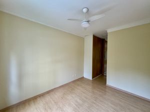 Image 8 - 896708
