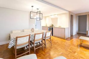 Image 6 - 896713