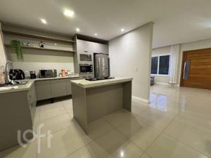 Image 9 - 896716