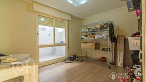 Image 11 - 896718