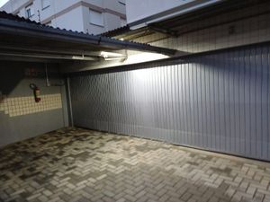 Image 29 - 896724