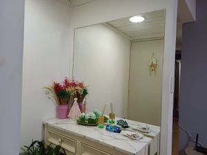 Image 8 - 896724