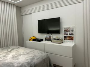 Image 19 - 896738