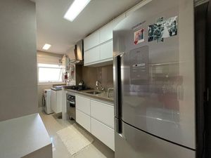 Image 20 - 896738