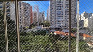 Image 2 - 896740