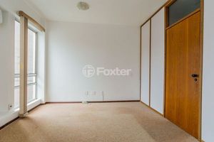 Image 1 - 896785