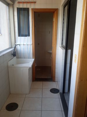 Image 11 - 896786