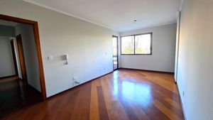 Image 4 - 896786