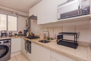 Image 11 - 896789