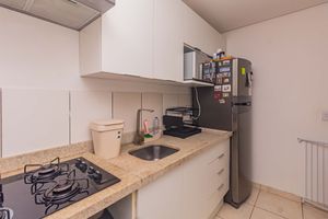 Image 10 - 896789