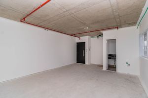 Image 4 - 896790
