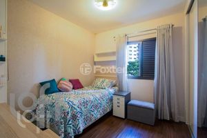 Image 8 - 896796