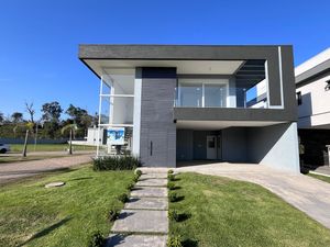 Image 3 - 896802