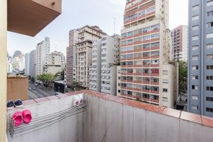 Image 12 - 896805