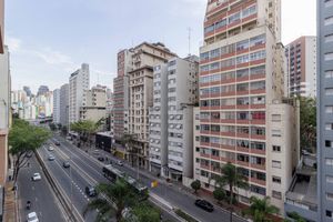 Image 13 - 896805