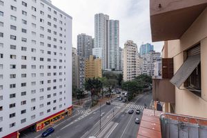 Image 11 - 896805