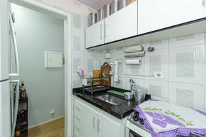 Image 14 - 896805