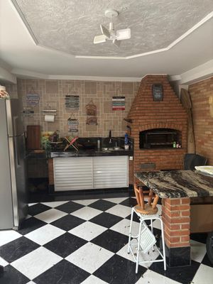 Image 22 - 896807