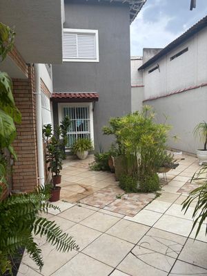 Image 27 - 896807
