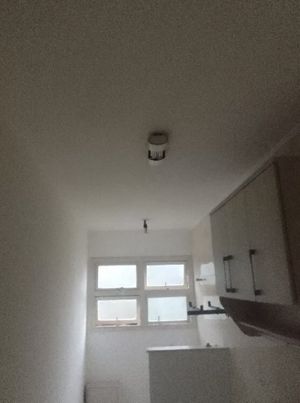 Image 10 - 896810