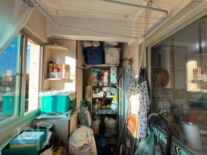 Image 4 - 896816