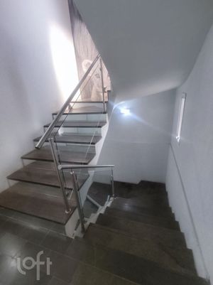 Image 4 - 896827