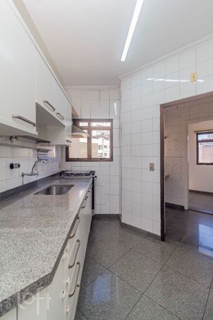 Image 34 - 896829