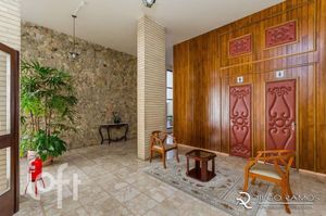 Image 8 - 896832