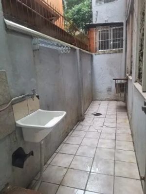 Image 9 - 896837