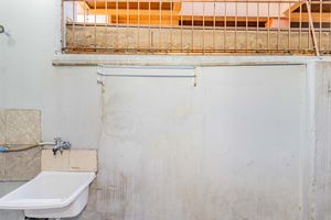 Image 15 - 896837