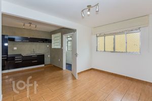 Image 3 - 896846