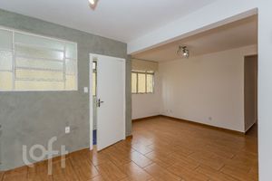 Image 8 - 896846