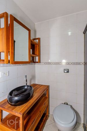 Image 19 - 896846