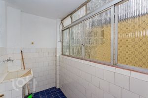 Image 11 - 896846