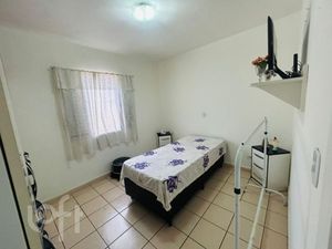 Image 8 - 896879